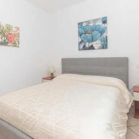 Via Acquedotto Apartamento *